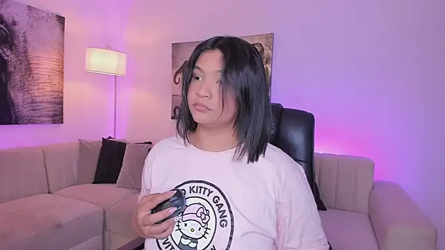 Snapshot of alaia7h chatting on 11/19/25, 07:36 alaia7h online show from 11/19/25, 07:36