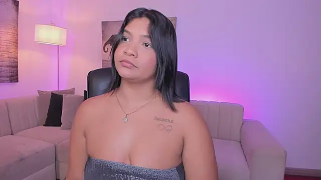 Snapshot of alaia7h chatting on 11/21/25, 07:34 alaia7h online show from 11/21/25, 07:34