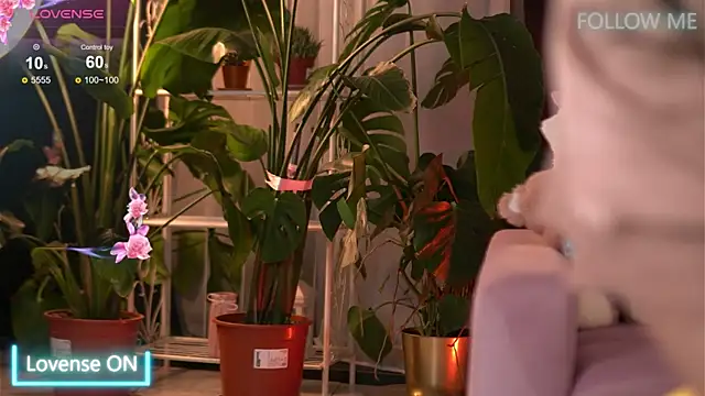 EmilyRaymont online show from 12/05/25, 04:32