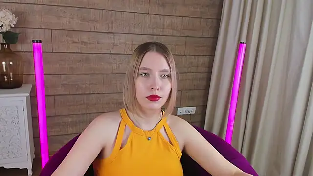 LiliLinn online show from 03/15/25, 02:12