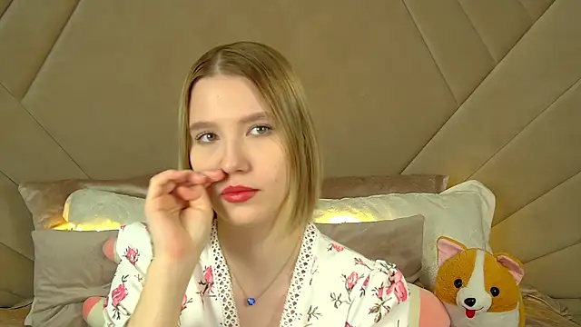 LiliLinn online show from 03/17/25, 05:12