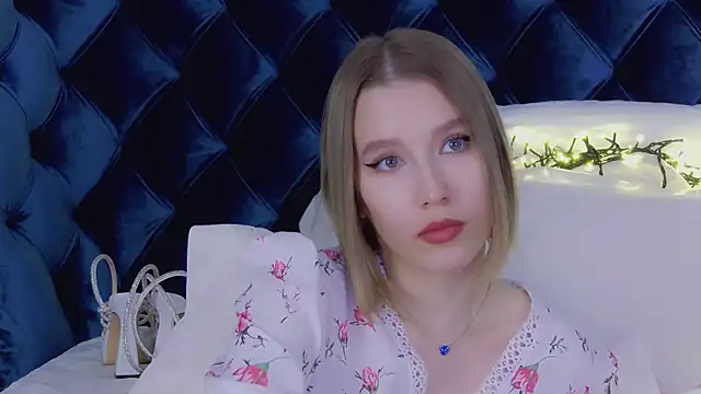 LiliLinn online show from 03/19/25, 11:39