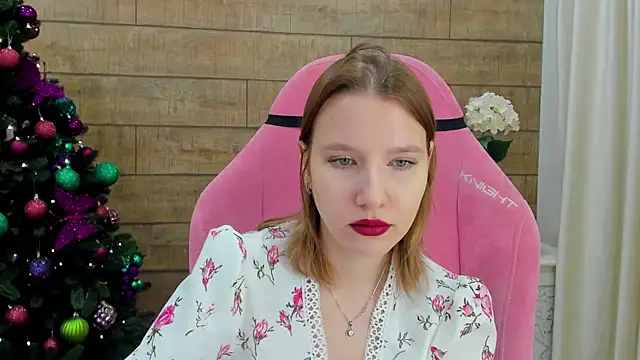 LiliLinn online show from 12/22/25, 04:42