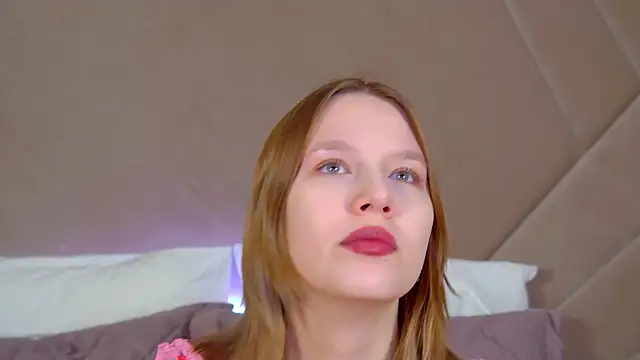 LiliLinn online show from 02/02/26, 04:33