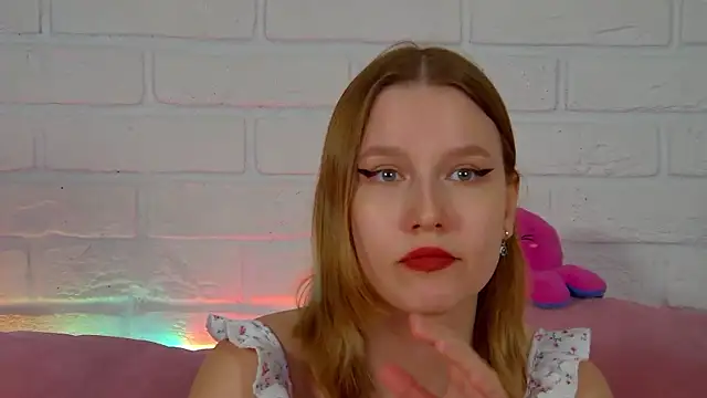 Snapshot of LiliLinn chatting on 04/25/26, 01:41 LiliLinn online show from 04/25/26, 01:41