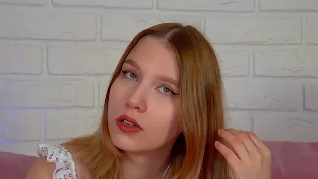 Snapshot of LiliLinn chatting on 06/27/26, 04:28 LiliLinn online show from 06/27/26, 04:28