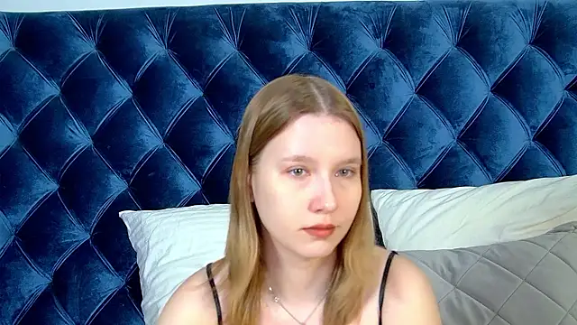 Snapshot of LiliLinn chatting on 07/09/26, 04:27 LiliLinn online show from 07/09/26, 04:27