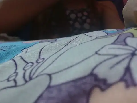 Snapshot of silky_milky chatting on 10/17/25, 08:00 silky milky online show from 10/17/25, 08:00