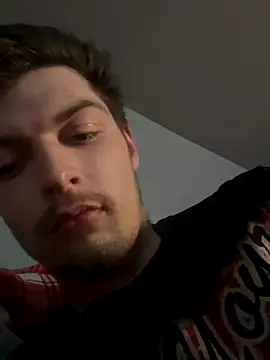 Snapshot of bigmerc chatting on 11/15/25, 04:25 bigmerc online show from 11/15/25, 04:25