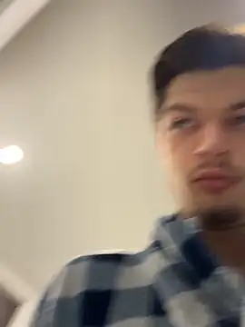 Snapshot of bigmerc chatting on 12/01/25, 12:43 bigmerc online show from 12/01/25, 12:43