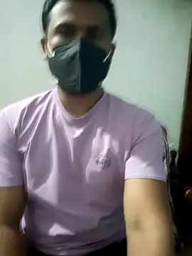 Snapshot of wildboy_simon chatting on 02/05/25, 03:31 wildboy simon online show from 02/05/25, 03:31