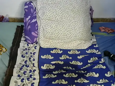 Snapshot of juicy_candy1999 chatting on 02/28/25, 02:20 juicy candy1999 online show from 02/28/25, 02:20