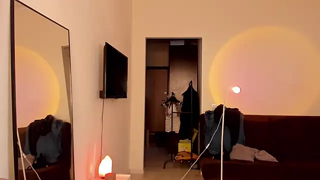 Snapshot of elliemintlover chatting on 09/30/25, 08:36 elliemintlover online show from 09/30/25, 08:36