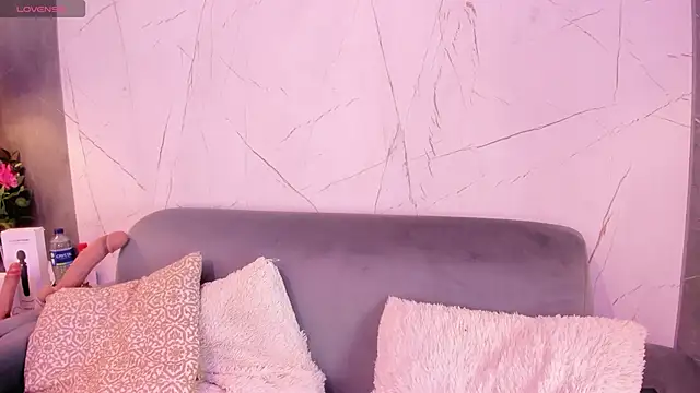 ElaEndez  online show from 02/18/25, 12:17