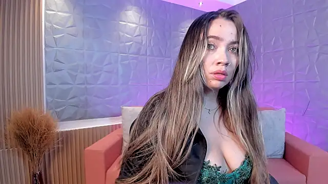 Alessia Taylorr online show from 02/25/25, 12:13