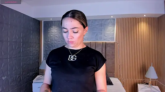 Alessia Taylorr online show from 11/06/25, 12:06