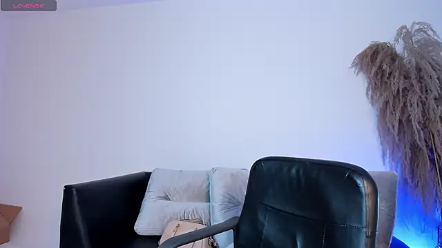 Alessia Taylorr online show from 12/02/25, 11:48