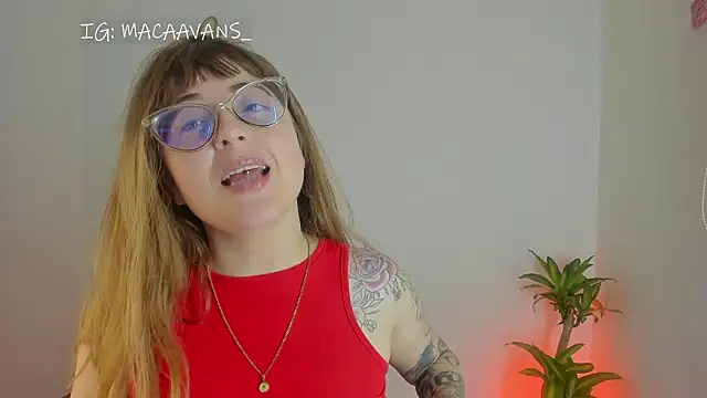 Snapshot of tekila__ chatting on 03/11/26, 11:11 tekila online show from 03/11/26, 11:11