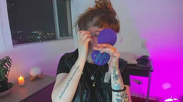 Snapshot of tekila__ chatting on 04/01/26, 01:50 tekila online show from 04/01/26, 01:50