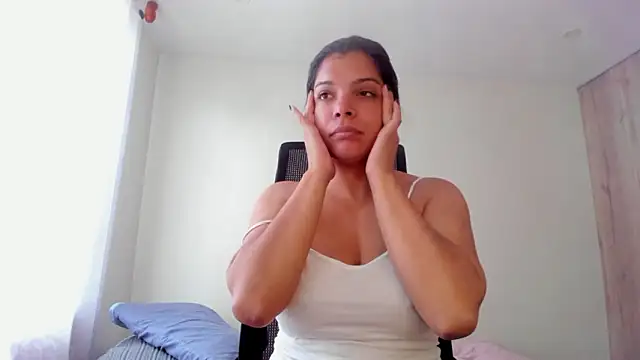Sweetdreamses  online show from 03/06/26, 02:02