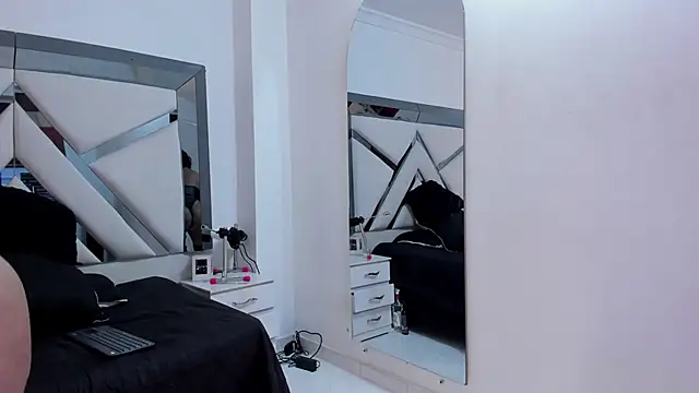 Snapshot of katherineFostel chatting on 02/07/25, 05:07 katherineFostel online show from 02/07/25, 05:07