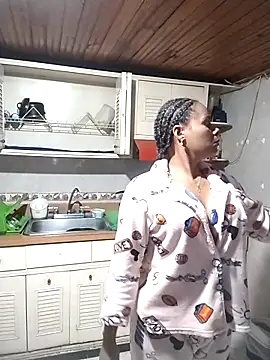 Snapshot of Camille_rose_ chatting on 03/04/25, 02:06 Camille rose online show from 03/04/25, 02:06