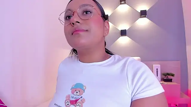 ellamontoya online show from 02/05/25, 04:27