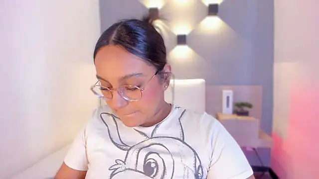 ellamontoya online show from 02/07/25, 04:27