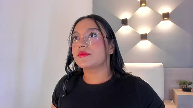 ellamontoya online show from 09/19/25, 11:11