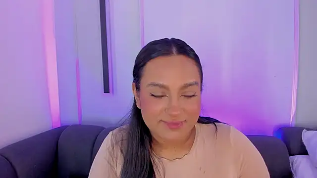 ellamontoya online show from 11/10/25, 12:15