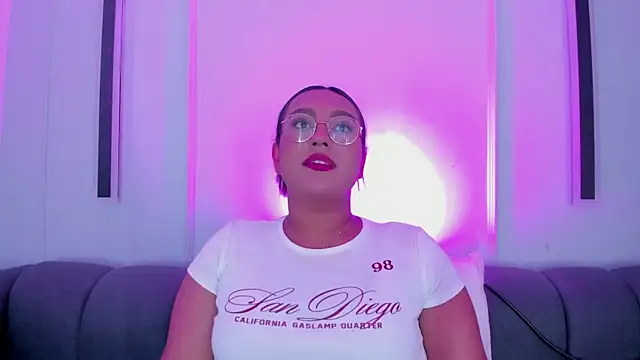 ellamontoya online show from 11/22/25, 11:42