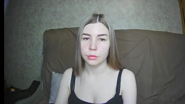 Snapshot of ElllaNuar chatting on 03/12/25, 05:57 ElllaNuar online show from 03/12/25, 05:57