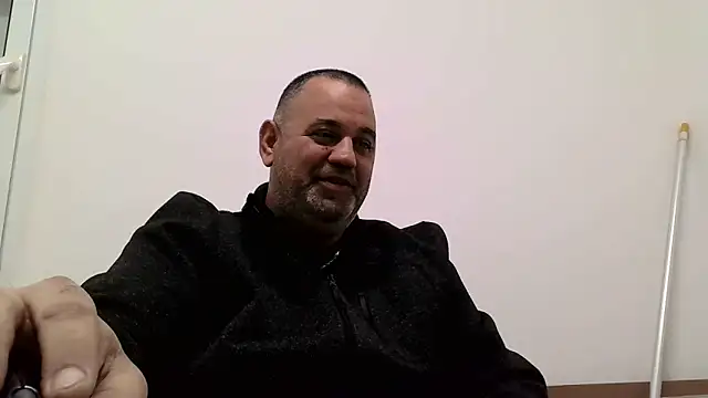 Snapshot of your_man85 chatting on 01/26/25, 06:37 your man85 online show from 01/26/25, 06:37