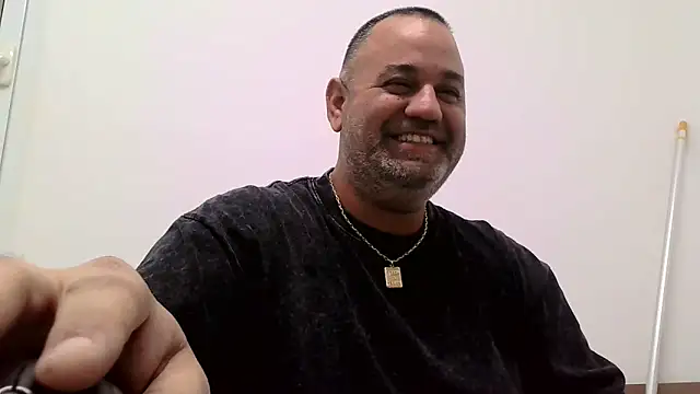 Snapshot of your_man85 chatting on 01/27/25, 08:39 your man85 online show from 01/27/25, 08:39