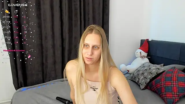 Snapshot of miissblonde chatting on 12/22/24, 06:39 miissblonde online show from 12/22/24, 06:39