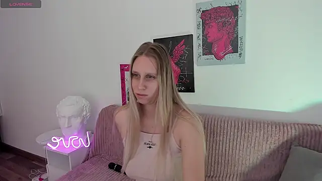 Snapshot of miissblonde chatting on 01/31/25, 05:19 miissblonde online show from 01/31/25, 05:19