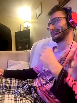 Snapshot of EE123458 chatting on 09/11/25, 07:25 EE123458 online show from 09/11/25, 07:25