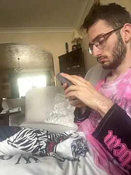 Snapshot of EE123458 chatting on 09/12/25, 01:11 EE123458 online show from 09/12/25, 01:11