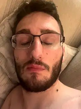 Snapshot of EE123458 chatting on 09/17/25, 02:24 EE123458 online show from 09/17/25, 02:24