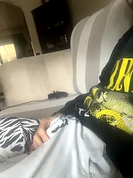 Snapshot of EE123458 chatting on 10/31/25, 03:02 EE123458 online show from 10/31/25, 03:02