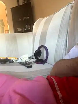 Snapshot of EE123458 chatting on 11/28/25, 01:03 EE123458 online show from 11/28/25, 01:03