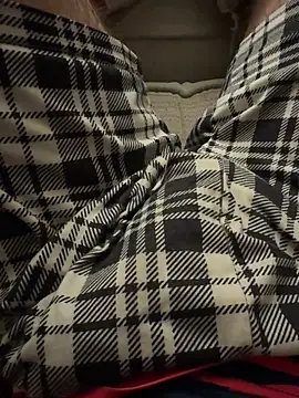 Snapshot of EE123458 chatting on 02/13/26, 02:40 EE123458 online show from 02/13/26, 02:40