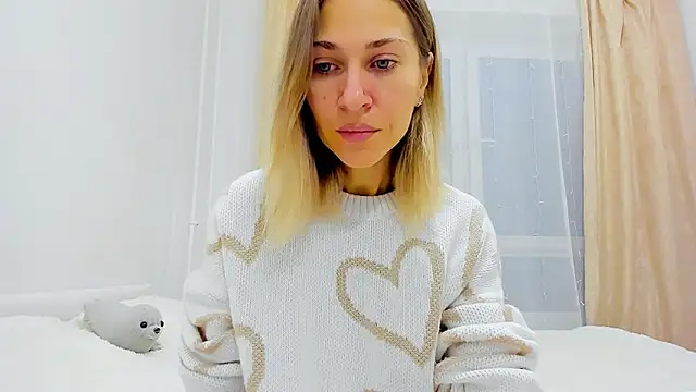 Snapshot of Mona_Cruz chatting on 12/11/24, 05:10 Mona Cruz online show from 12/11/24, 05:10