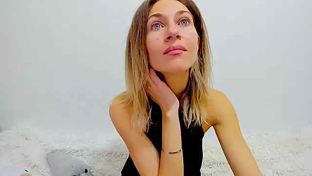 Snapshot of Mona_Cruz chatting on 01/12/25, 05:24 Mona Cruz online show from 01/12/25, 05:24