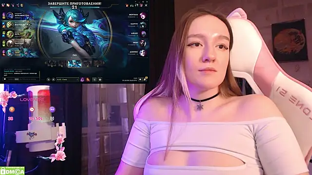 MoonlishSiren online show from 02/16/25, 01:25