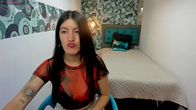 Snapshot of LiaCooper_ chatting on 01/24/25, 06:04 LiaCooper online show from 01/24/25, 06:04