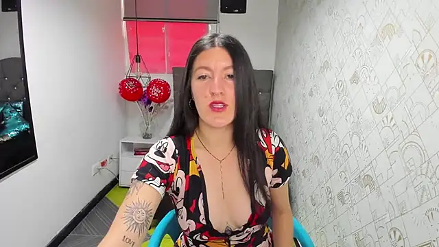 Snapshot of LiaCooper_ chatting on 03/05/25, 03:29 LiaCooper online show from 03/05/25, 03:29