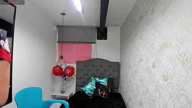 Snapshot of LiaCooper_ chatting on 03/05/25, 06:34 LiaCooper online show from 03/05/25, 06:34