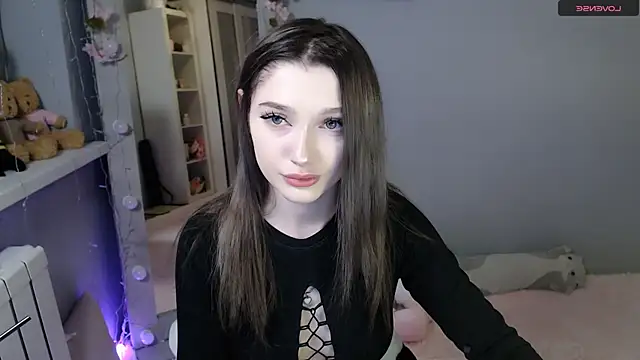 White kitty01 online show from 12/07/24, 02:46