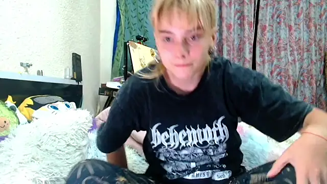 Snapshot of Sophie_Bell chatting on 05/25/26, 08:37 Sophie Bell online show from 05/25/26, 08:37